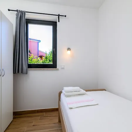 Apartments With A Parking Space Premantura, Medulin - 2228 Room photo